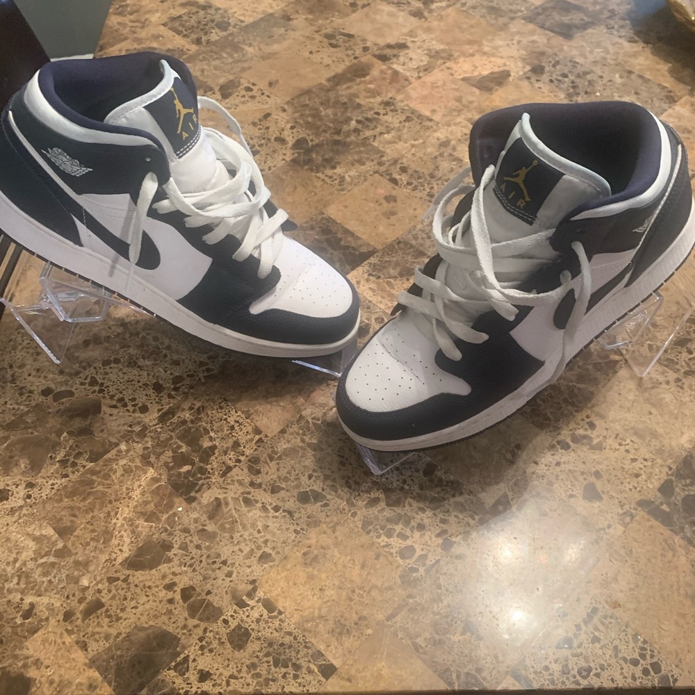 AIR JORDAN 1